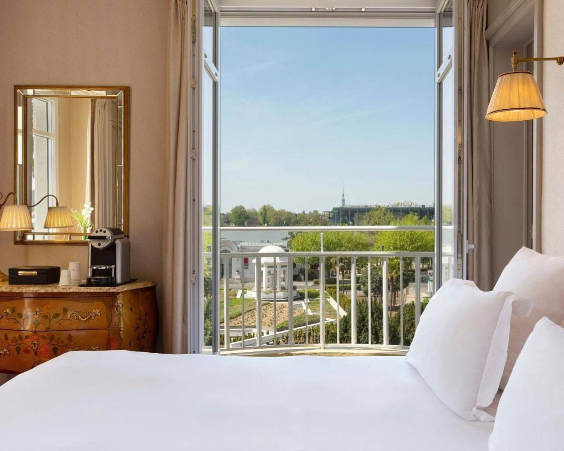 Hôtel Barrière le Grand Hôtel Enghien-les-Bains in Enghien-les-Bains, Val-d'Oise