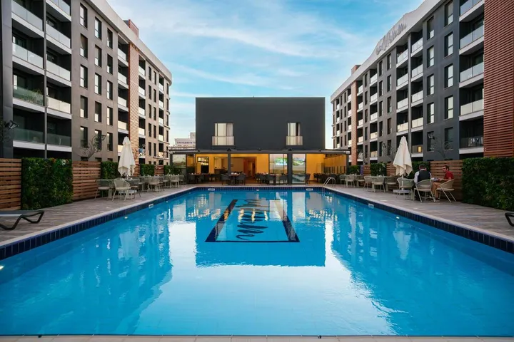 Hôtel pour 2 personnes, avec terrasse et piscine - 1