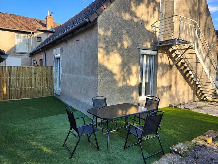 Gîte pour 4 personnes, avec jardin ainsi que terrasse et sauna à Fleury-les-Aubrais - 4