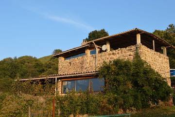 Gîte pour 9 personnes, avec terrasse et jardin à Saint-Pierreville