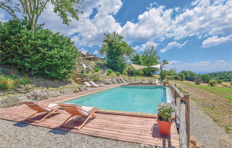 Spazioso appartamento con piscina e parcheggio in Orvieto, Provincia di Terni