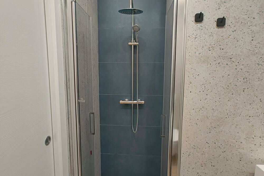 The Poet's Oasis | Travel Room in Crotone, Crotone Province