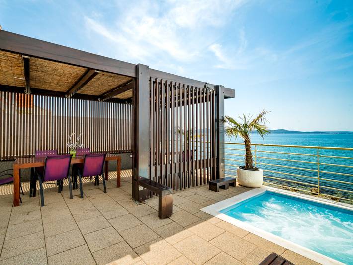 Ferienhaus für 12 Personen, mit Terrasse in Petrcane - 3