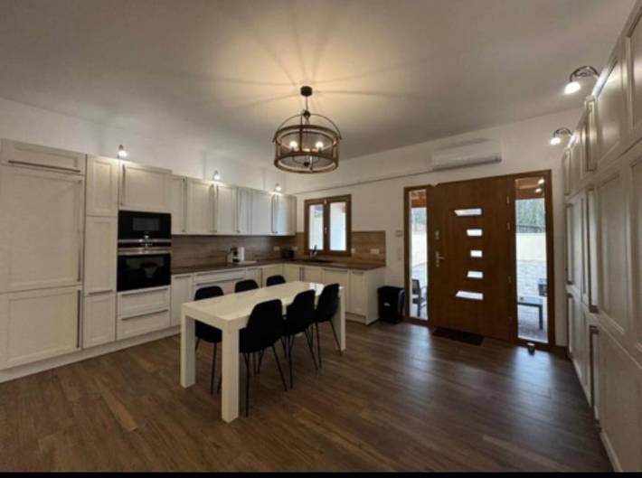 Villa pour 8 personnes, avec terrasse