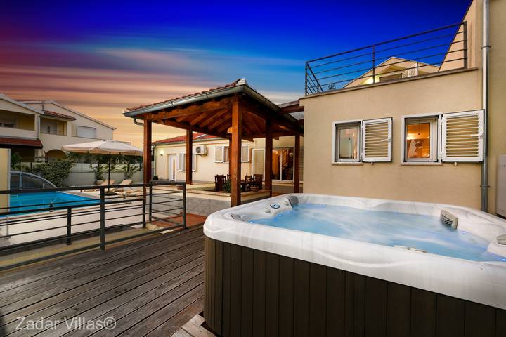 Location de vacances pour 7 personnes, avec jardin et terrasse à Ville de Zadar - 2