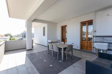 Gîte pour 6 personnes, avec balcon et jardin à Ugento