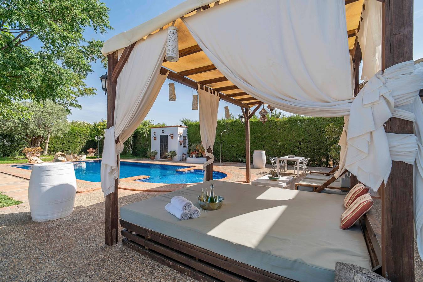 Rural House 'Carula' with Private Pool, Wi-Fi and Air Conditioning in Marchena, Sevilla Province
