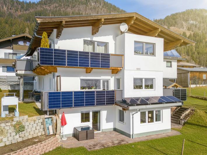 Ganze Wohnung, Sonnige Ferienwohnung, Terrasse und Bergblick in Loferer und Leoganger Steinberge, Sankt Jakob in Haus