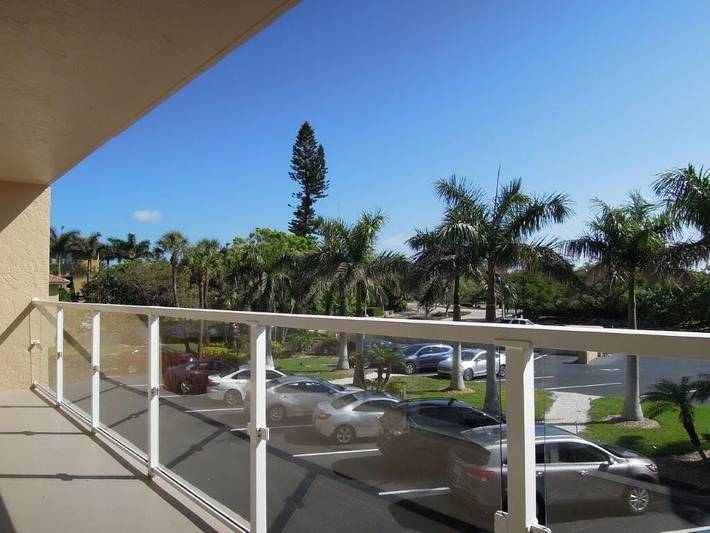 Vacation rental for 4 people, with yard and pool in Longboat Key