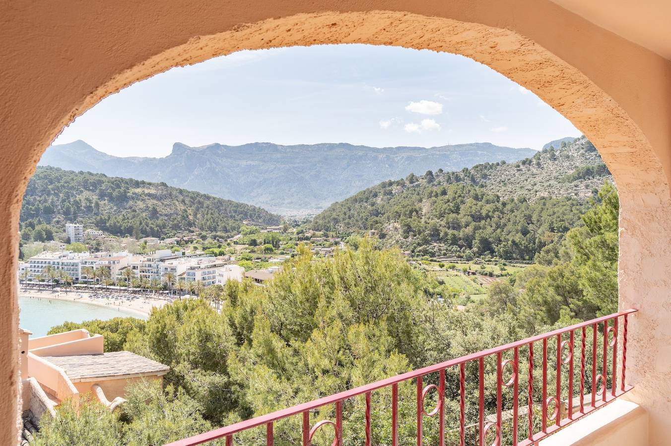Entire apartment, Holiday Apartment Montemar 36 with Sea and Mountain View, Wi-Fi, Pool & Terrace in Port de Sóller, Sóller