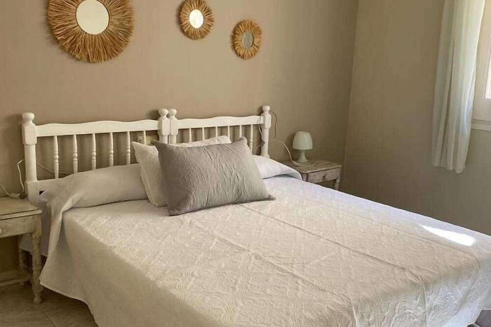 Apartamento entero, Innouthome Apartamento Con Wifi Y Aire Acondicionado_Balmes I in Tierras del Ebro, Costa Dorada