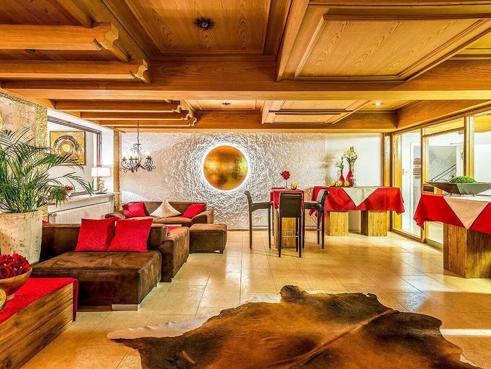 Hotel für 5 Personen, mit Balkon und Terrasse sowie Garten und Pool in Oberstaufen