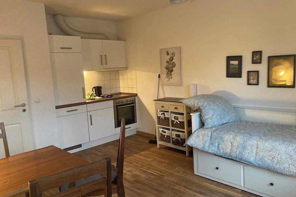 Apartamento entero, Centrally located, small apartment with kitchen and shower room in Borgfelde, Hamburgo