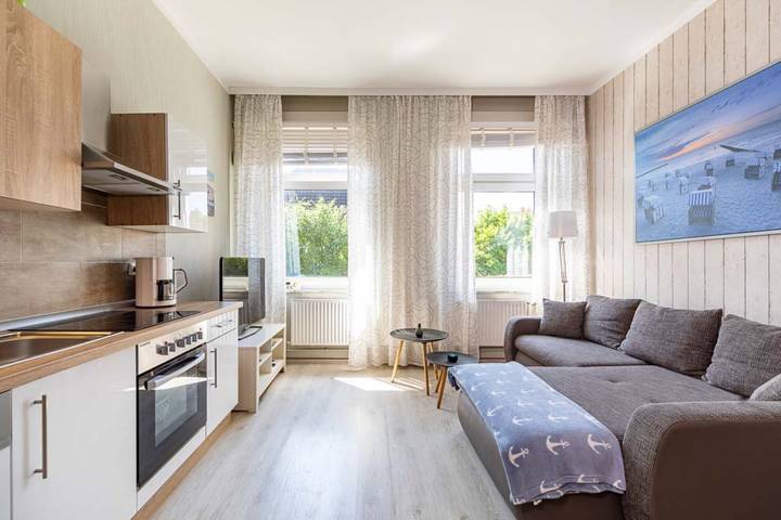 Ganze Wohnung, Ferienwohnung 'Nordlicht' mit Stellplatz, Gästegarten und Wlan in Travemünde, Lübeck