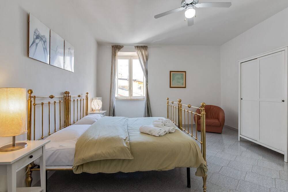 Entire apartment, A due passi dal ponte Apartment - Affitti Brevi It in Gravina in Puglia, Alta Murgia National Park