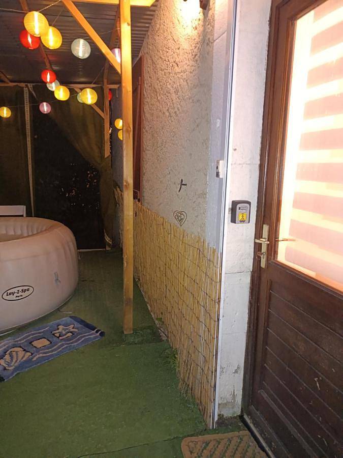 Gîte pour 4 personnes, avec jacuzzi et jardin à Morez - 2