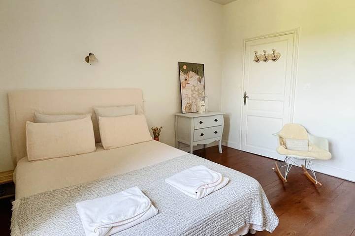 Location de vacances pour 22 personnes, avec jardin à Saint-Dier-d'Auvergne - 3