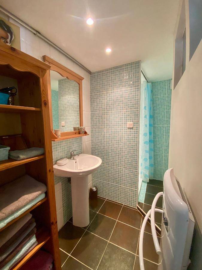 Gîte pour 2 personnes, avec Terrasse ainsi que Jardin et Vue à Bellerive-sur-Allier - 4