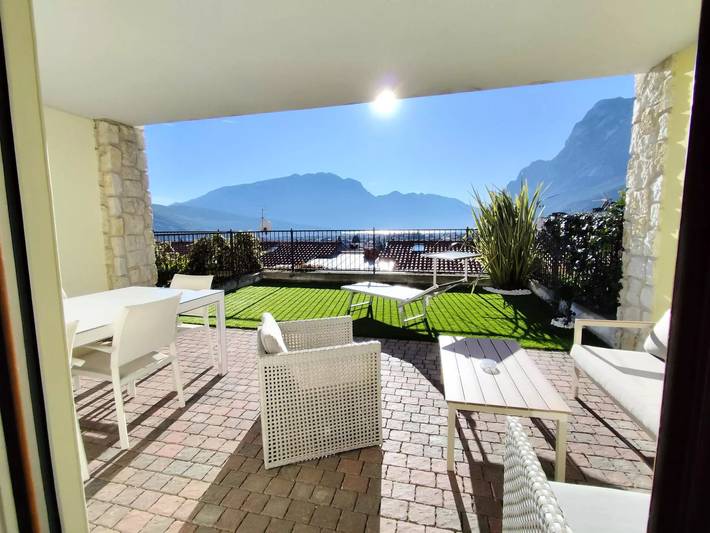 Location de vacances pour 6 personnes, avec terrasse à Varone
