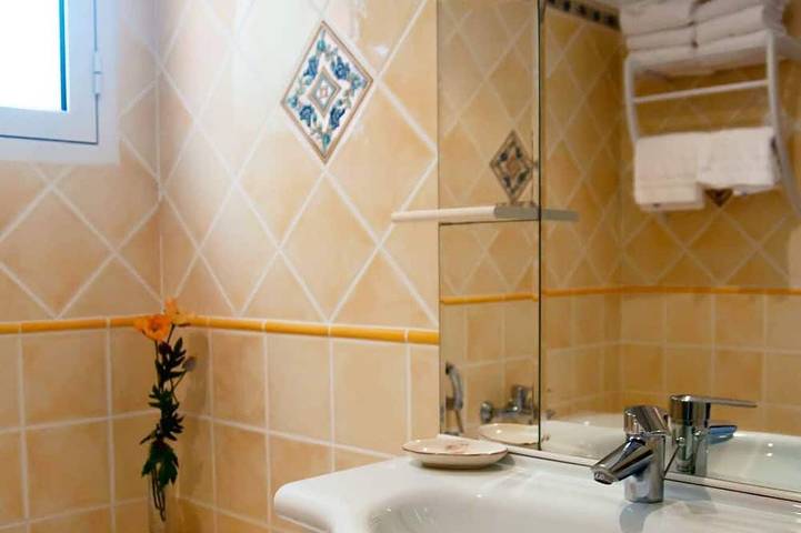 Villa pour 6 personnes, avec Terrasse et Jardin à Monticello - 4