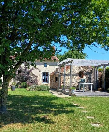 Gîte pour 6 personnes, avec jardin, animaux acceptés dans Val en Vignes