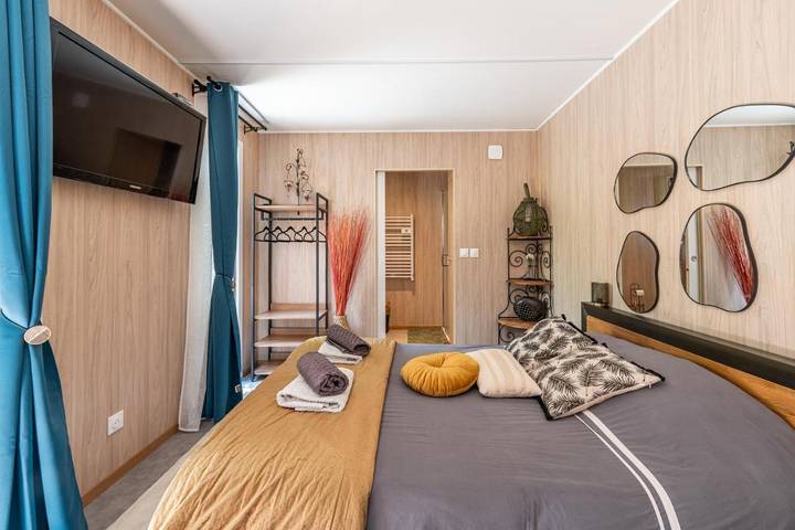 Location de vacances pour 2 personnes, avec piscine et jardin à Borrèze - 3