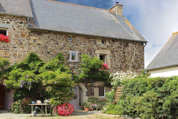 Gîte pour 8 personnes, avec Terrasse et Jardin à Trégomeur