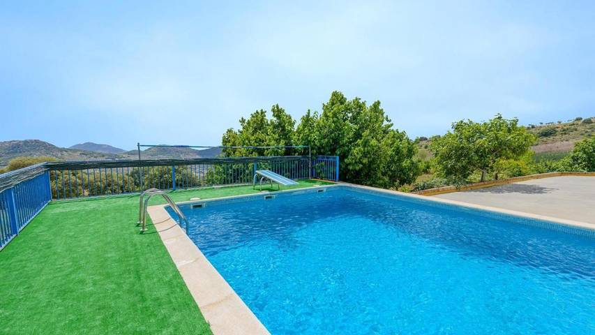 Casa rural para 13 personas, con Terraza además de Jardín y Piscina en Trasmulas - 3