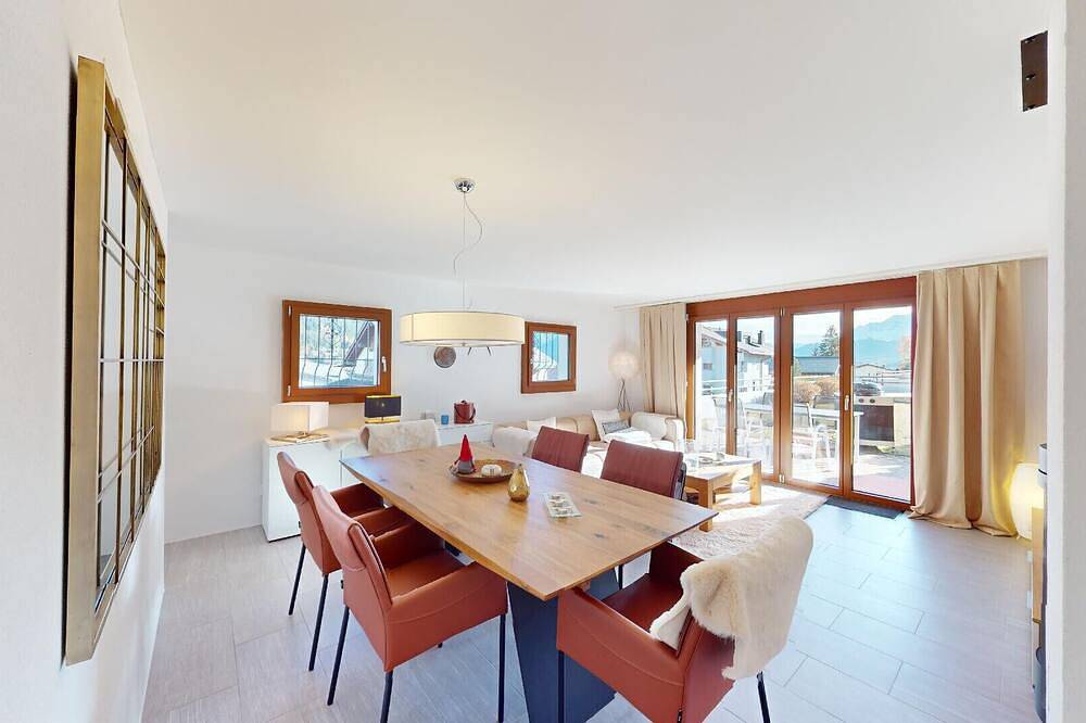 Ganze Wohnung, Maisonette mit Bergblick & Kamin in Lantsch/Lenz, Plessur Alpen