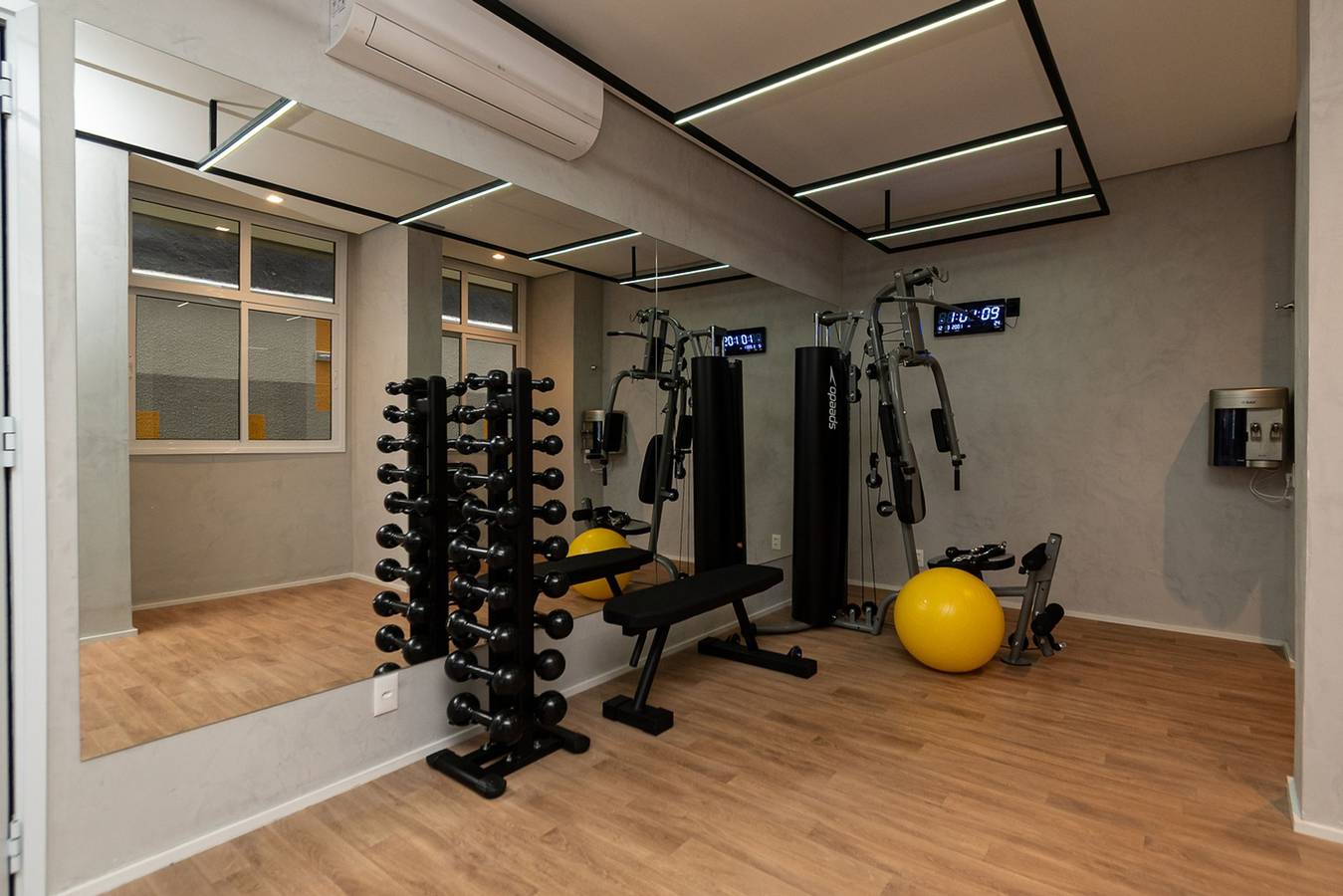 Entire apartment, Apto com Piscina e Academia a 350m do metrô in São Paulo, São Paulo (state)