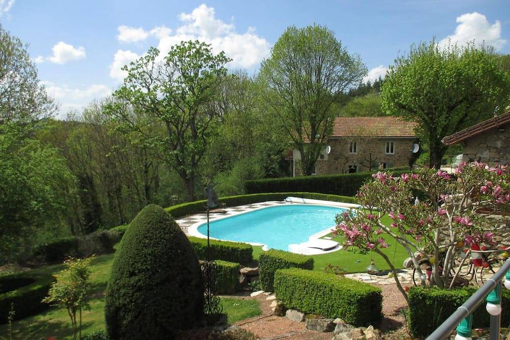 Charmante maisonnette avec piscine partagée in Arfeuilles, Région de Vichy