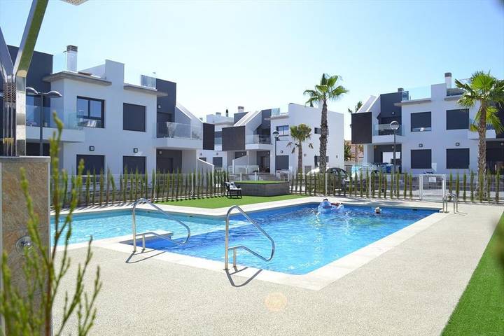 Apartamento para 4 personas, con Terraza y Piscina en Pilar de la Horadada