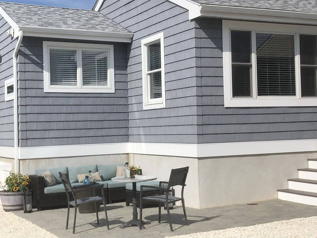 Pristine, renovated beach cottage; walk to Lavallette town center & beaches. in Toms River, Ocean County