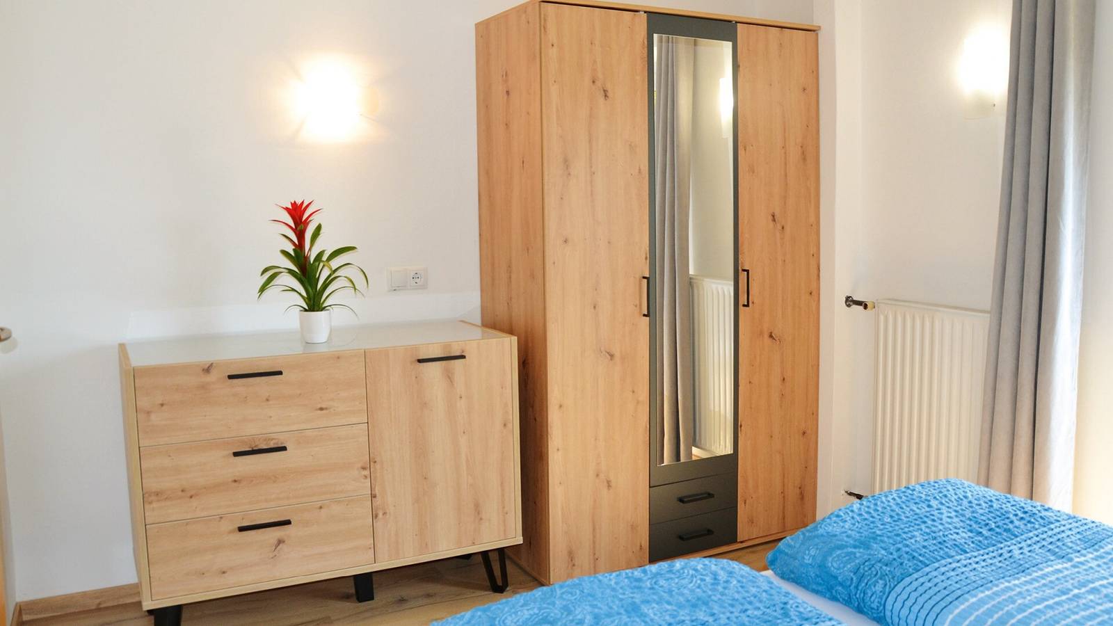 Ganze Wohnung, Ferienwohnung 'Residenz Sonnegg 2' mit Bergblick, Gemeinschaftspool und Wlan in Völlan, Lana