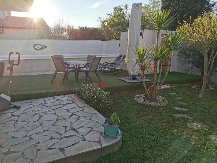 Gîte pour 4 personnes, avec Balcon et Terrasse ainsi que Jardin et Piscine à Marguerittes - 4