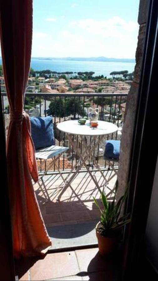 Ferienwohnung für 3 Personen, mit Balkon und Seeblick sowie Ausblick in Bolsena - 2