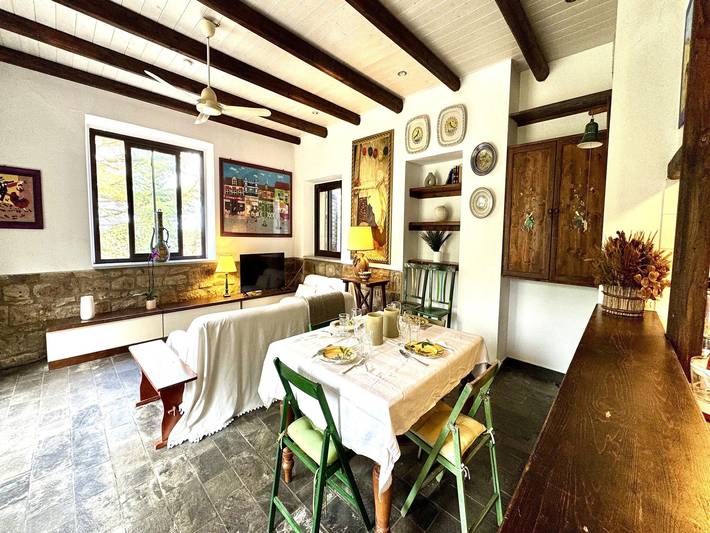 Villa a Cefalù con Piscina e Natura in Castelbuono, Provincia di Palermo