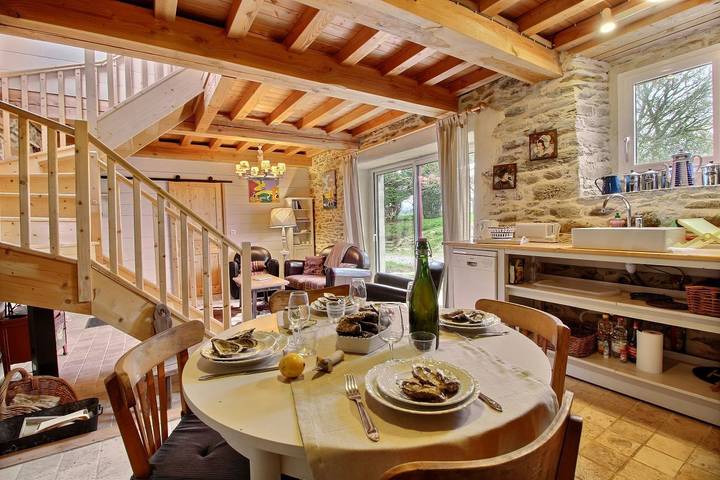 Gîte pour 4 personnes, avec terrasse et sauna ainsi que jacuzzi et jardin à Plestin-les-Grèves - 3