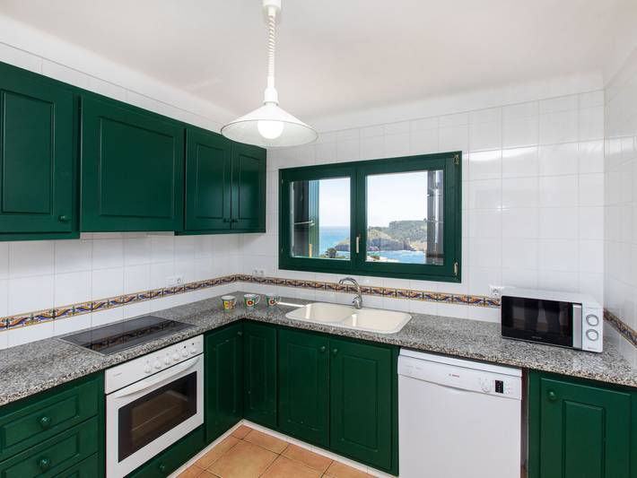 Location de vacances pour 6 personnes, avec vue ainsi que jardin et terrasse à L'Escala - 4