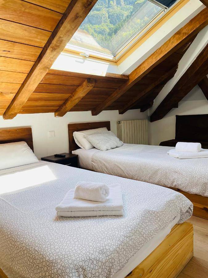 Location de vacances pour 6 personnes, avec vue et jardin à Canfranc - 2