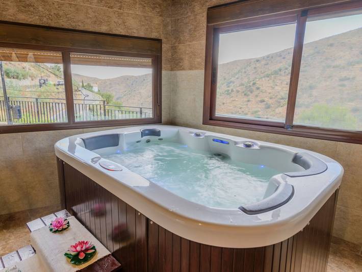 Chalet para 2 personas, con Jacuzzi y Terraza además de Jardín y Piscina en Provincia de Almería - 2