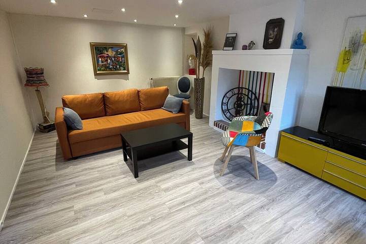 Location de vacances pour 8 personnes, avec piscine ainsi que terrasse et jardin dans Airan - 3