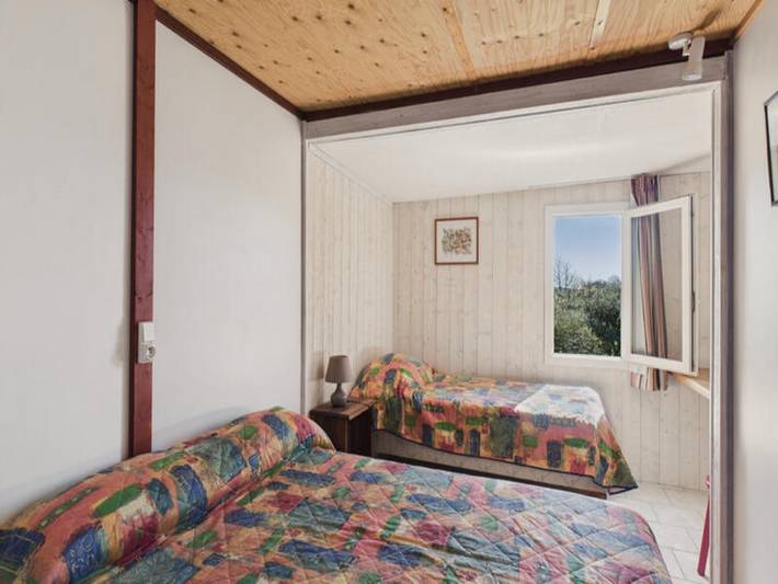 Gîte pour 5 personnes, avec terrasse ainsi que jardin et piscine, adapté aux familles à Salignac-Eyvigues - 4