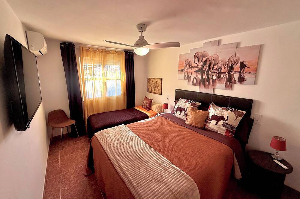 Large Beach House For 10 - Terrace - Air Conditioning- Wifi and steps from everything in Roquetas de Mar, Costa de Almería