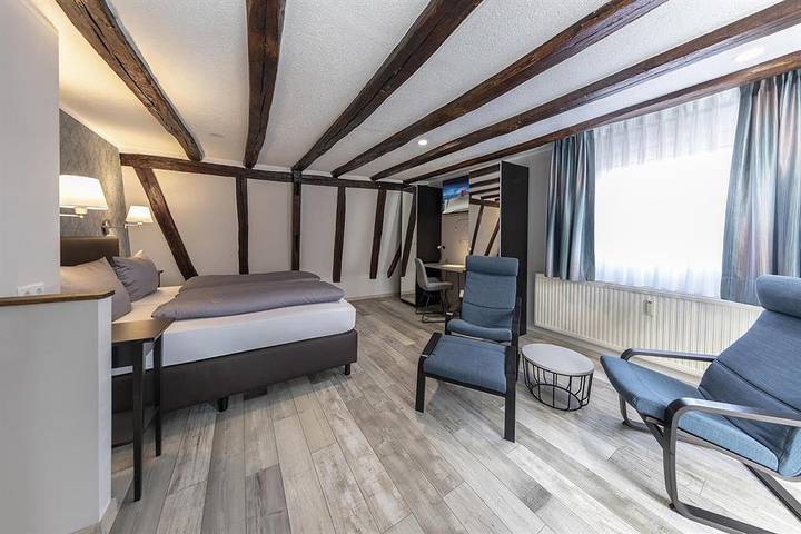 Zimmer für 2 Personen, mit Balkon und Terrasse in Rhens