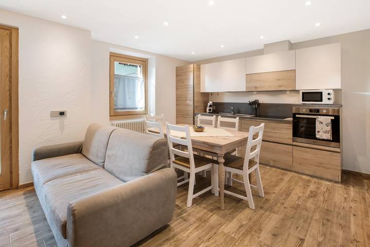 Ganze Wohnung, Ferienwohnung "Casa Cecilia tra Bormio e Livigno" mit Bergblick und Balkon in Isolaccia, Valdidentro