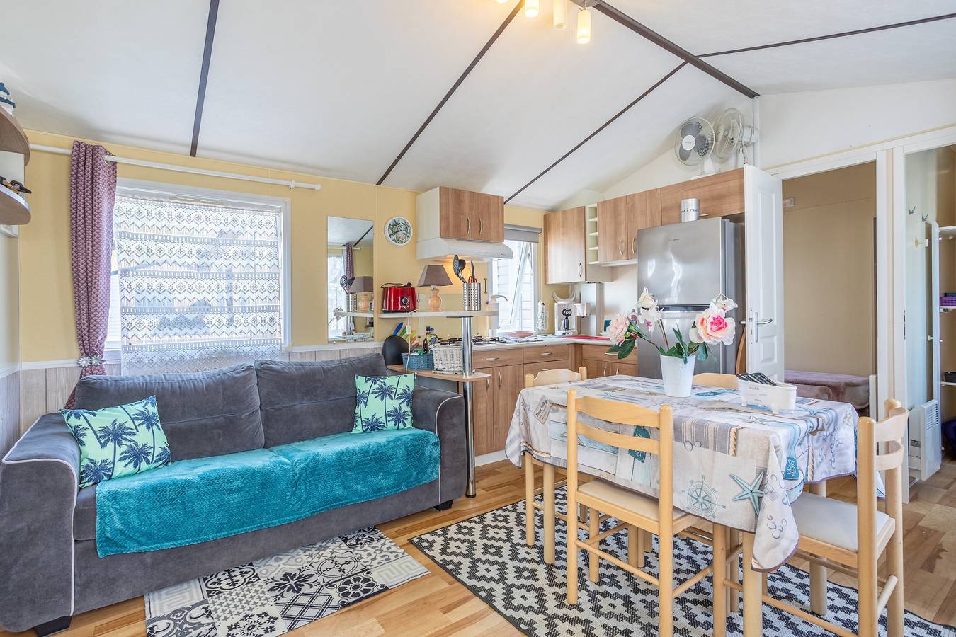 Mobile Home 'Au Calme - Piscine' avec piscine partagée et terrasse privée in Saint-Hilaire-de-Riez, Vendée