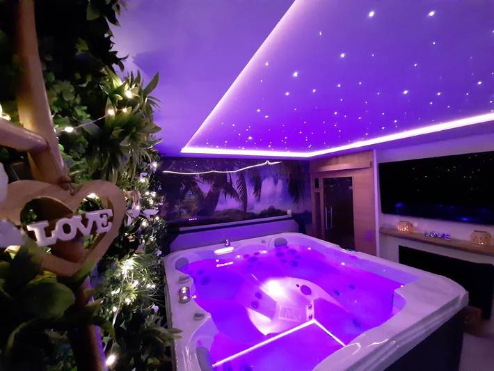 Casa de huéspedes para 2 personas, con terraza y jacuzzi además de jardín y sauna - 1