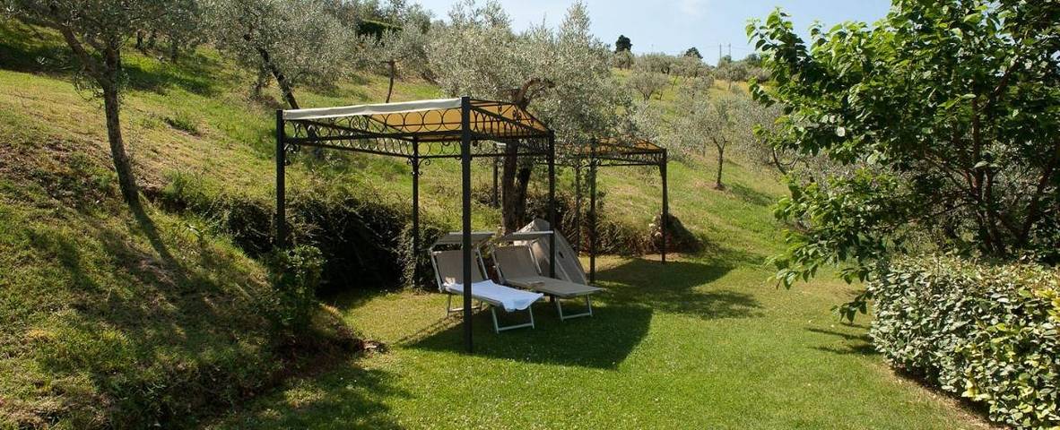 Gîte pour 2 personnes, avec jardin et terrasse ainsi que vue et piscine à Trevi - 4