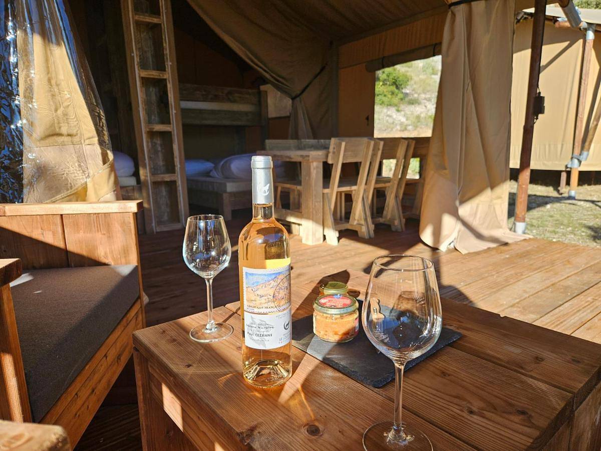 Camping le Cézanne Montagne Sainte-Victoire in Puyloubier, Région d'Aix-en-Provence